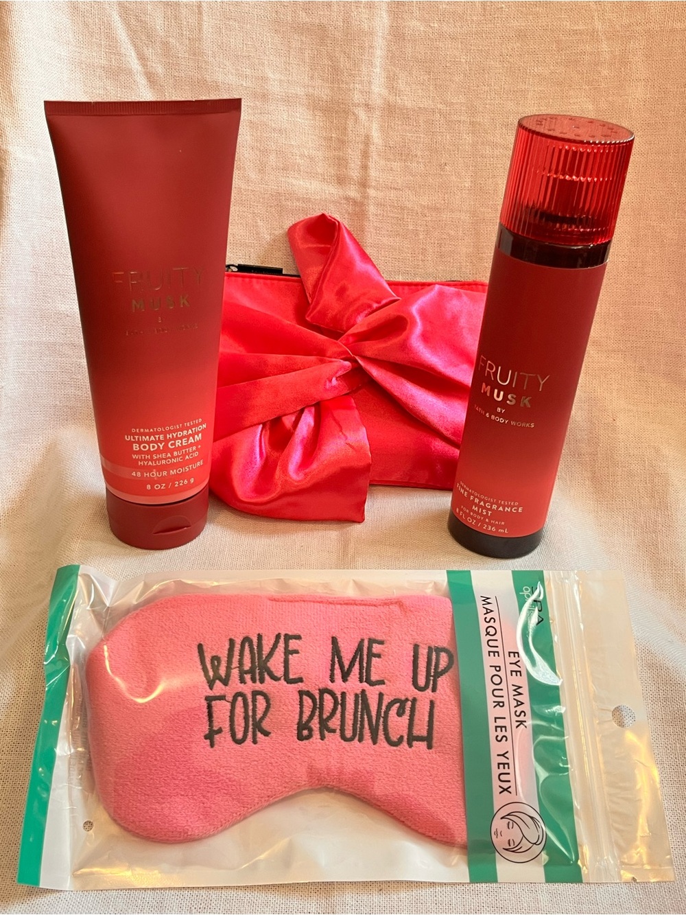 Bath & Body Works Fruity Musk Body Cream & Fragrance Set in Hot Pink/Red